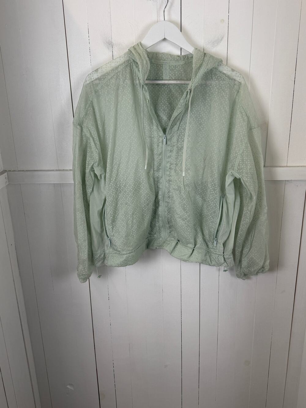 Lululemon Green Windbreaker Jacket Women's Size M Excellent